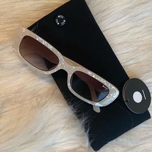 NWT - Retro Sunnies